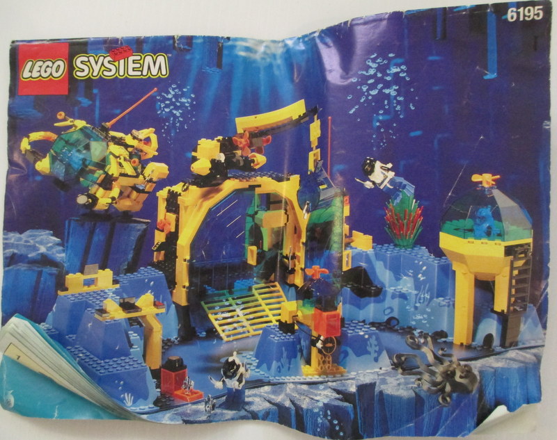 lego underwater station